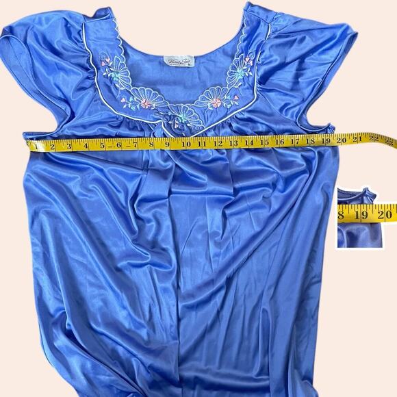 Vintage Vanity Fair Blue Nightgown Size Med V Neck Embroidered Knee Length - Picture 7 of 10